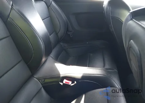 2019 Ford Mustang Ecoboost Premium z USA, uszkodzony, nr VIN 1FATP8UH3K5159551